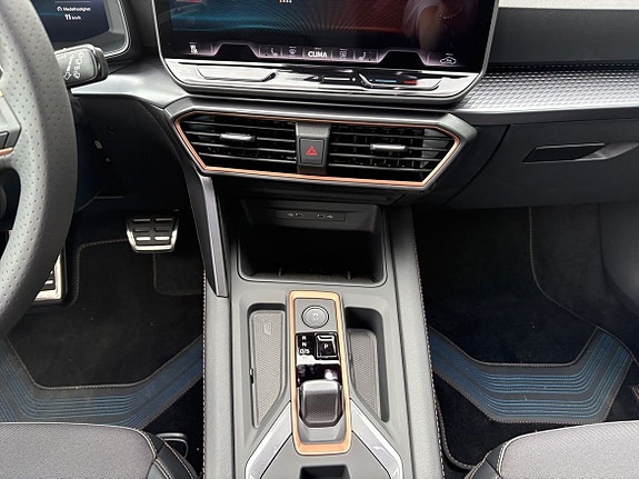 Cupra Formentor e-HYBRID 12 of 15