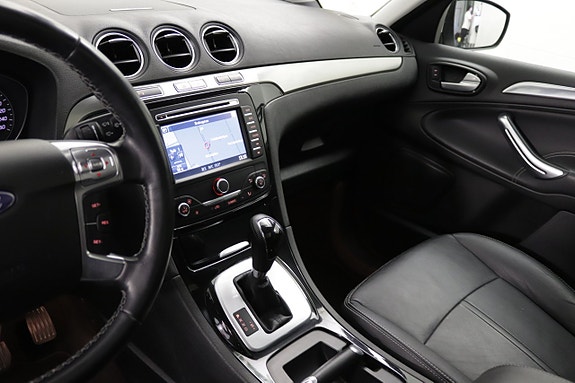 Ford S-MAX 16 of 30