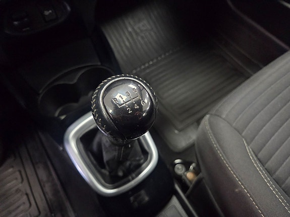 Toyota Yaris 23 of 23