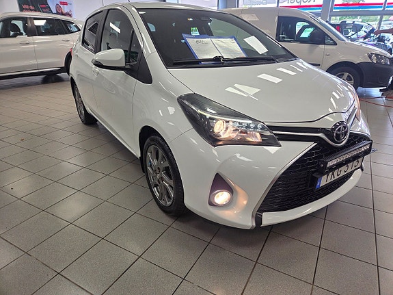 Toyota Yaris 14 of 23