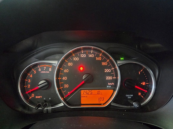 Toyota Yaris 18 of 23