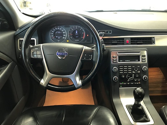 Volvo V70 10 of 20