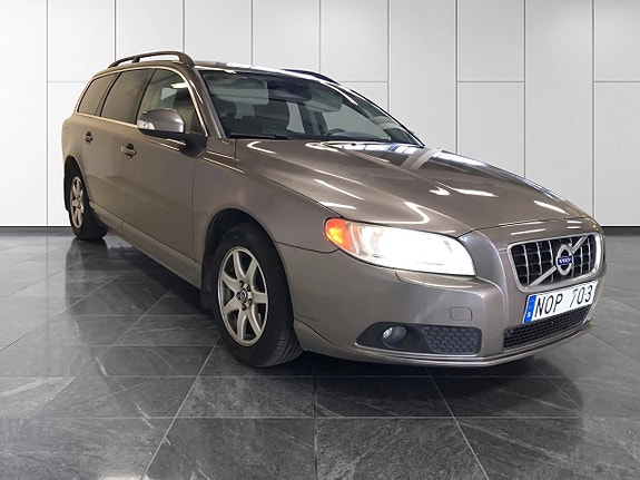 Volvo V70 2 of 20
