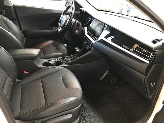 Volvo V70 8 of 20