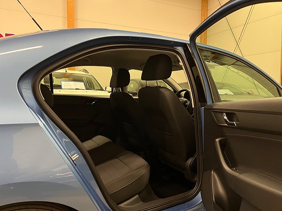 Skoda Rapid 11 of 15