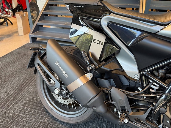 Husqvarna 701 Svartpilen Style 0% ränta 38mån 4 of 7