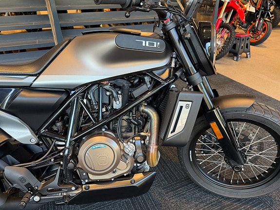 Husqvarna 701 Svartpilen Style 0% ränta 38mån 5 of 7