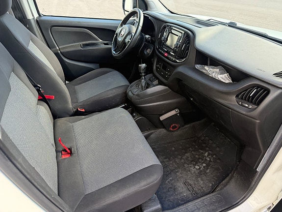 Fiat Doblo 18 of 27