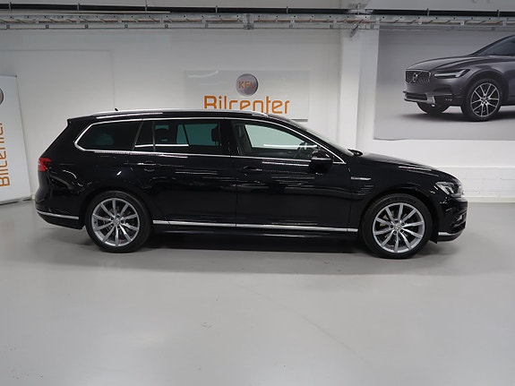 Volkswagen Passat 5 of 30