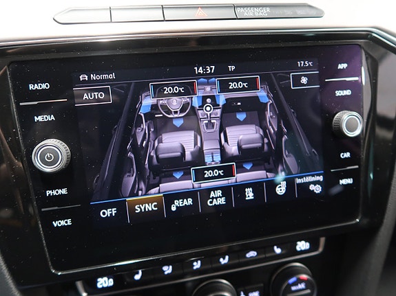 Volkswagen Passat 30 of 30