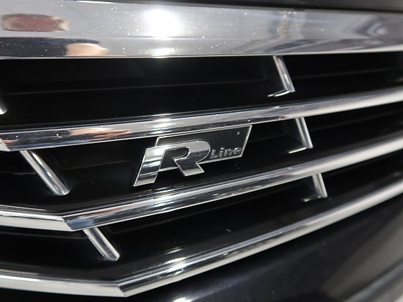 Volkswagen Passat 16 of 30