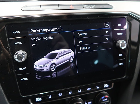 Volkswagen Passat 29 of 30