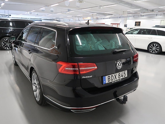 Volkswagen Passat 8 of 30