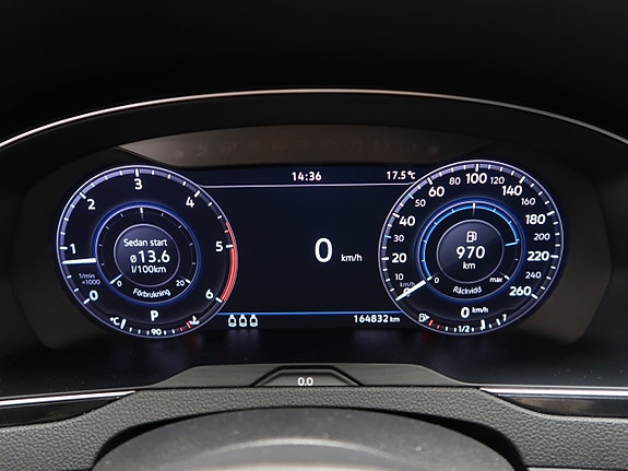 Volkswagen Passat 25 of 30
