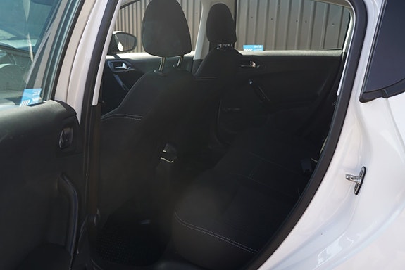 Peugeot 208 8 of 14