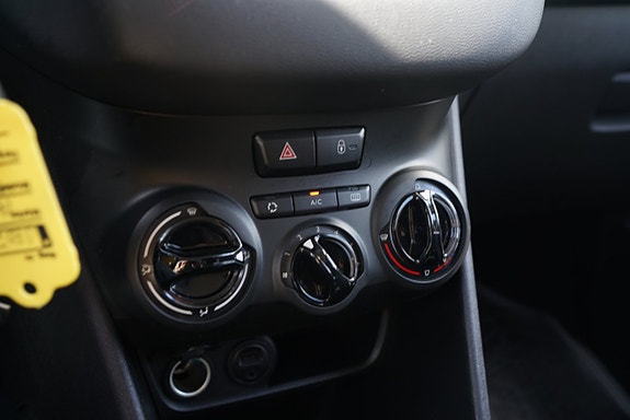 Peugeot 208 12 of 14
