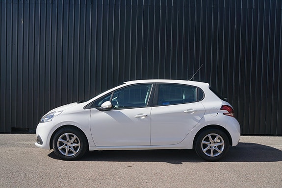 Peugeot 208 5 of 14