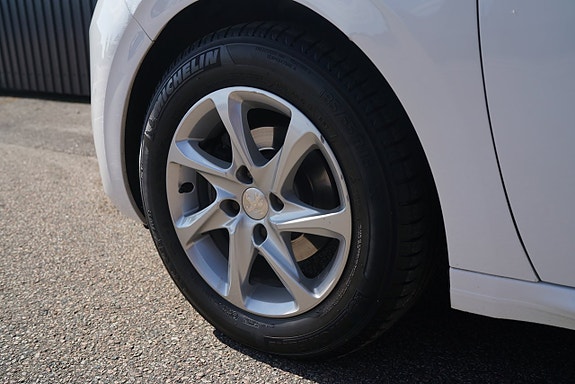 Peugeot 208 6 of 14