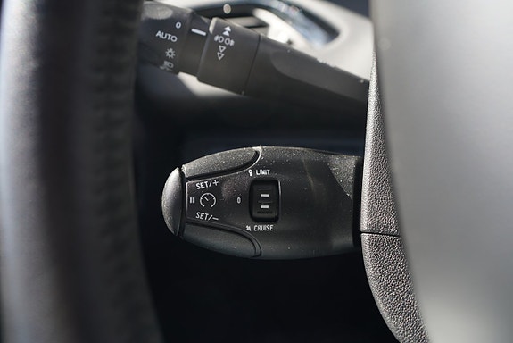 Peugeot 208 13 of 14