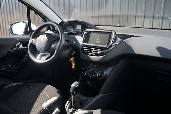 Peugeot 208 9 of 14