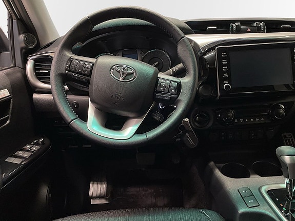 Toyota HiLux 9 of 11