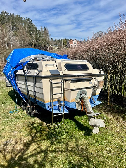 Uttern 690 2 of 12