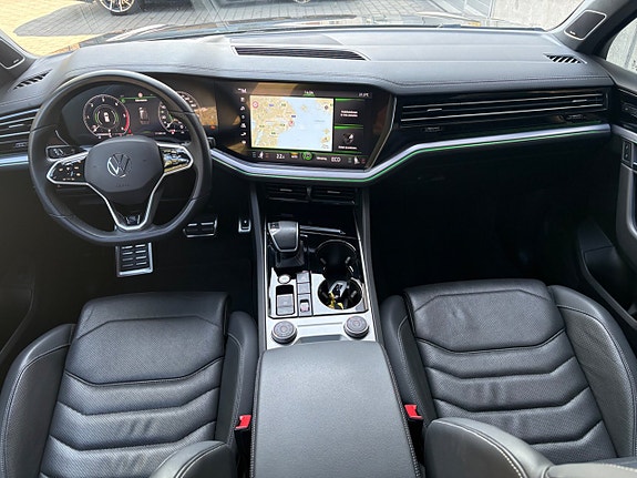 Volkswagen Touareg 8 of 15