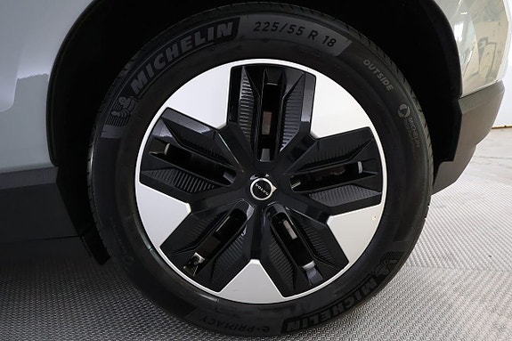 Volvo EX30 15 of 18