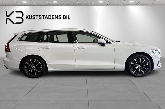 Volvo V60 2 of 27