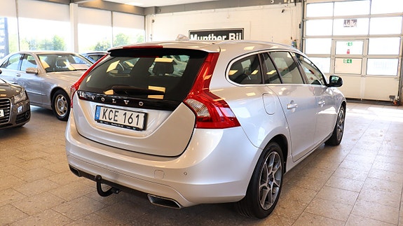 Volvo V60 4 of 17