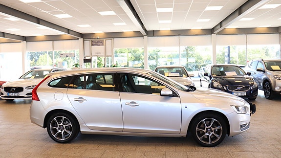 Volvo V60 6 of 17