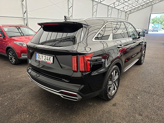 Kia Sorento 4 of 30