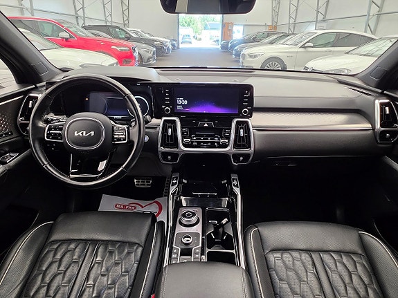 Kia Sorento 15 of 30