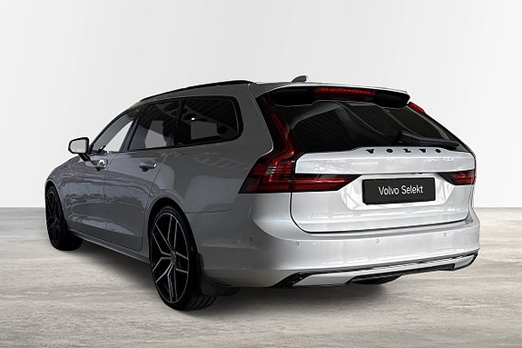 Volvo V90 2 of 25