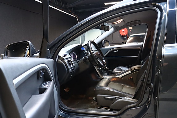 Volvo V70 8 of 25