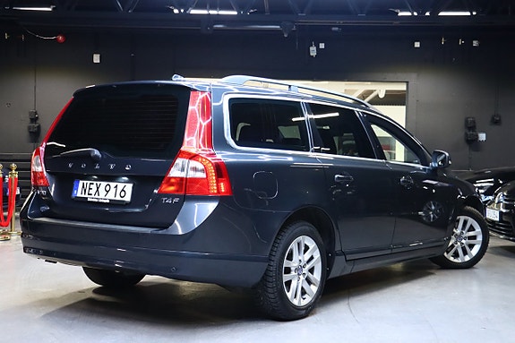 Volvo V70 4 of 25