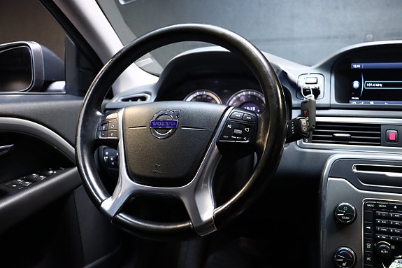 Volvo V70 16 of 25