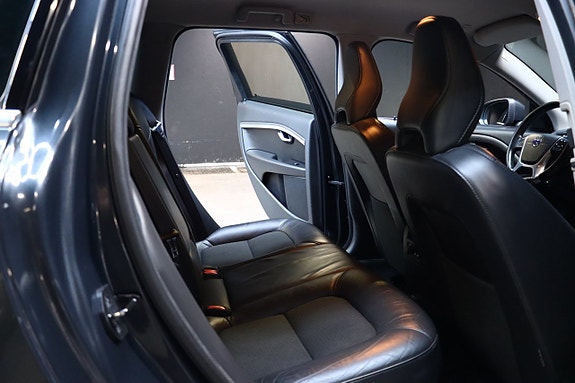 Volvo V70 11 of 25