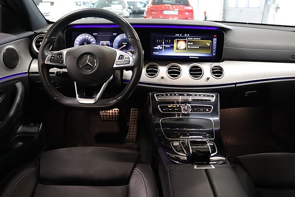 Mercedes-Benz E220 12 of 25