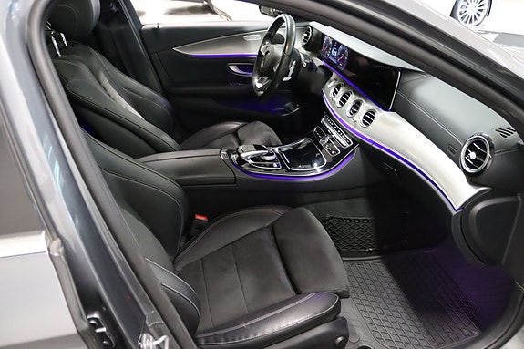 Mercedes-Benz E220 24 of 25