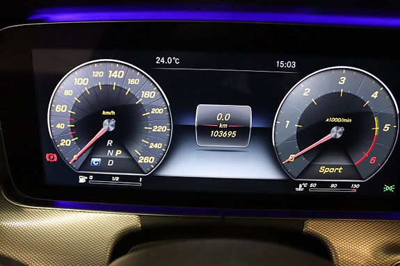 Mercedes-Benz E220 13 of 25