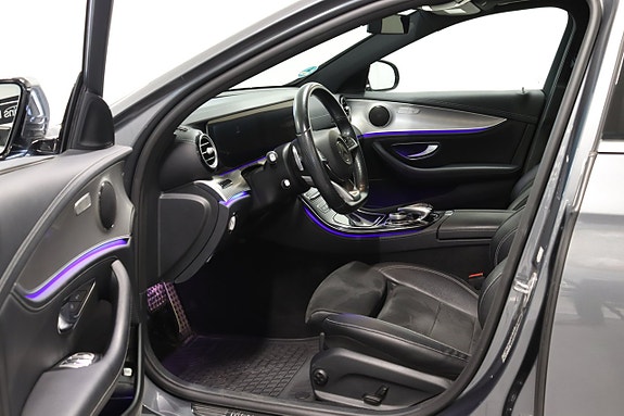Mercedes-Benz E220 10 of 25