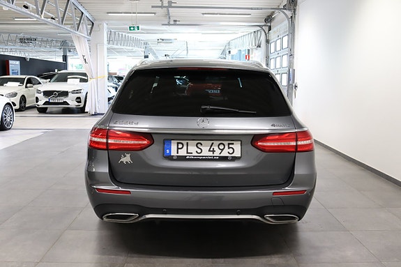 Mercedes-Benz E220 5 of 25