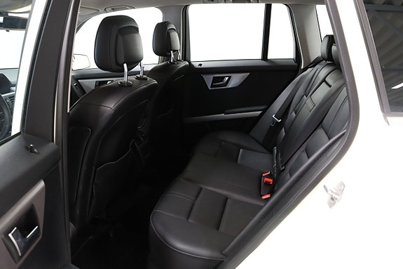 Mercedes-Benz GLK250 10 of 15