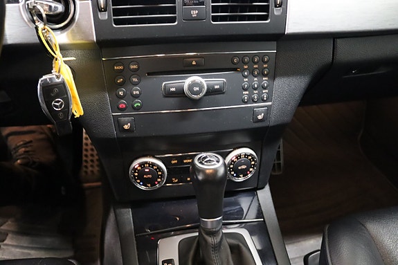 Mercedes-Benz GLK250 13 of 15