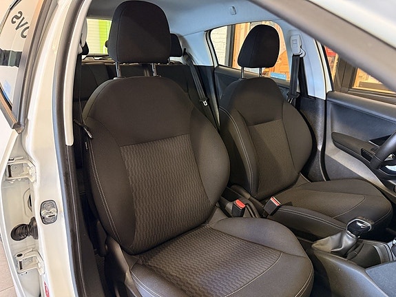 Peugeot 208 15 of 19