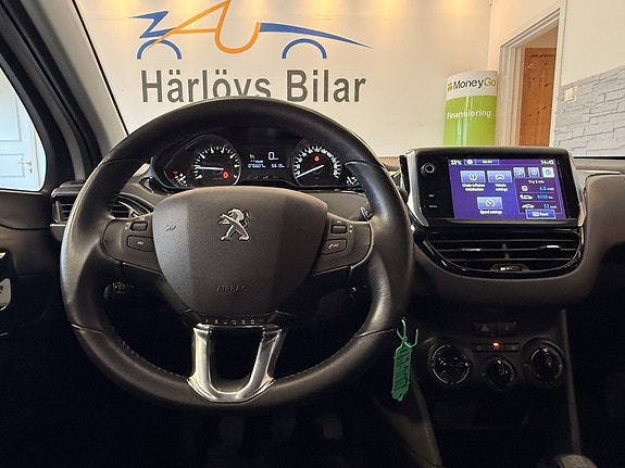 Peugeot 208 17 of 19