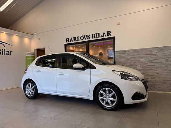 Peugeot 208 4 of 19
