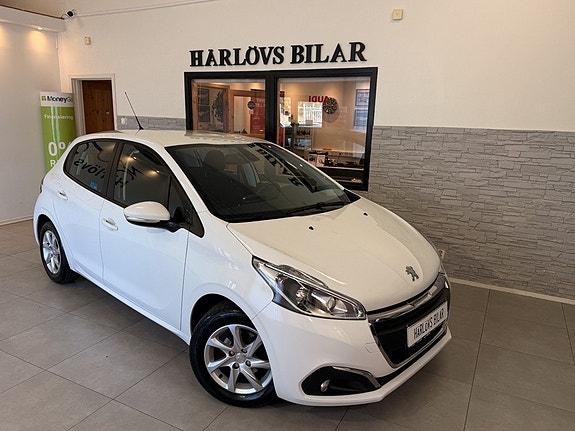 Peugeot 208 9 of 19