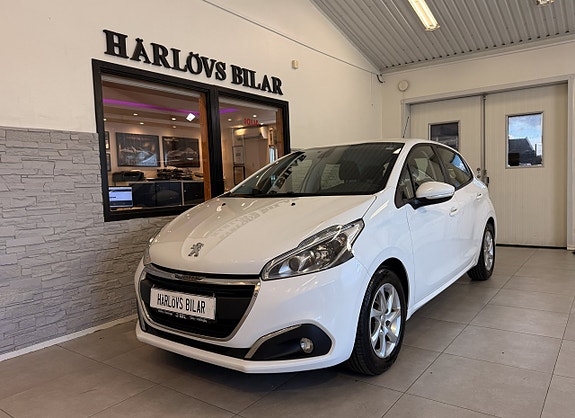 Peugeot 208 11 of 19
